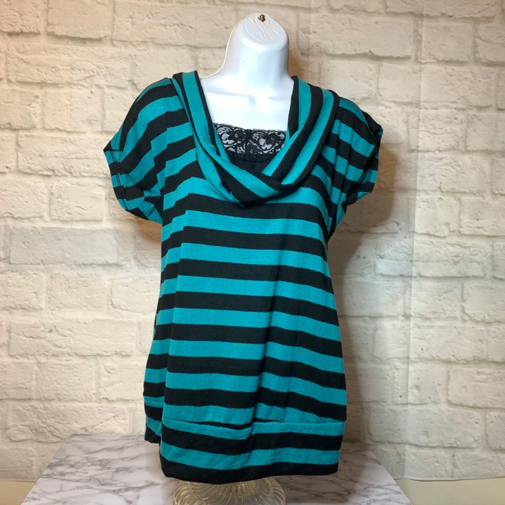 Kristin Nicole Maternity Top Green and Black Small